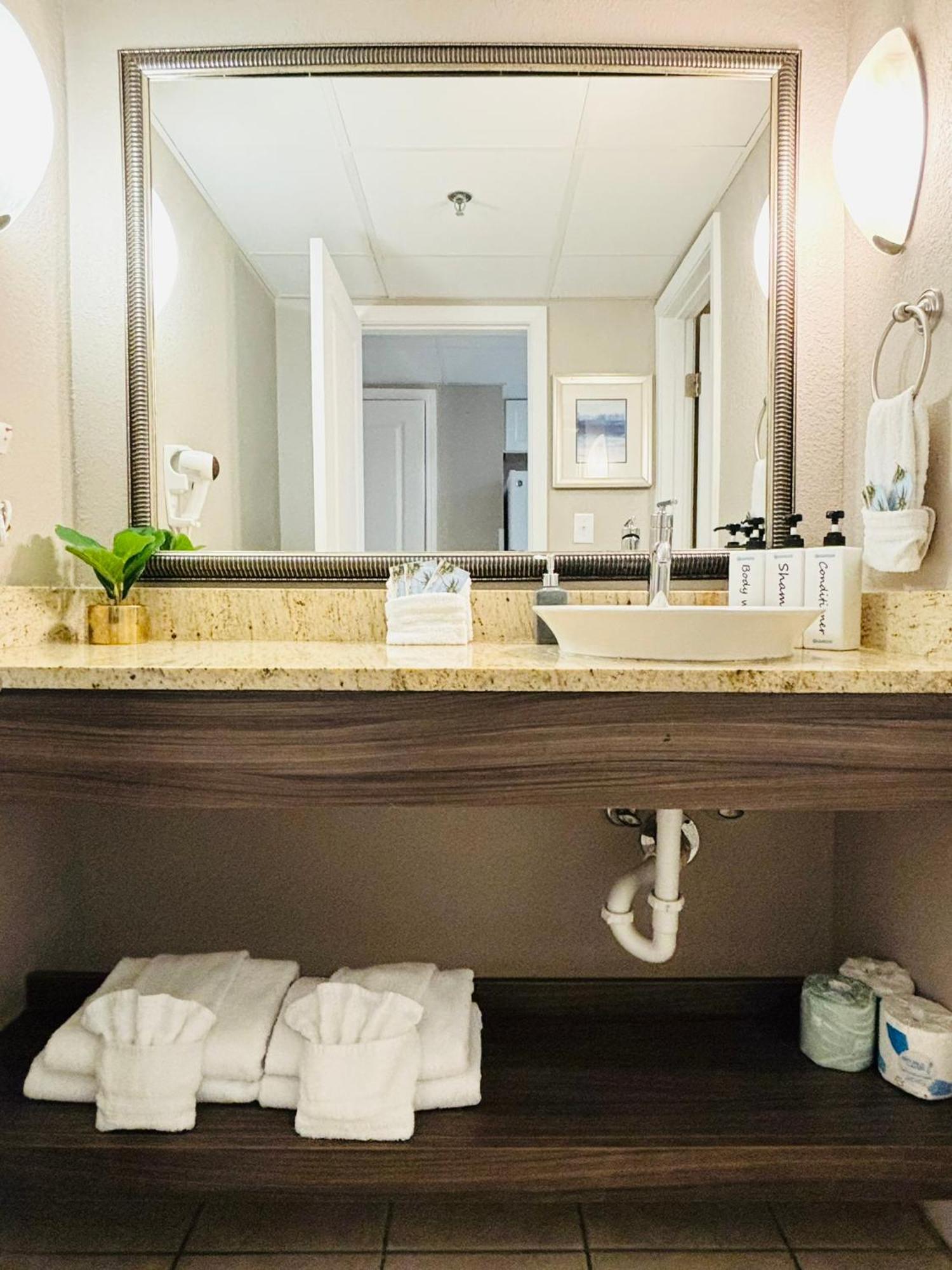 מירטל ביץ' Azure Bliss Oceanfront Condo Sleeps 6 מראה חיצוני תמונה