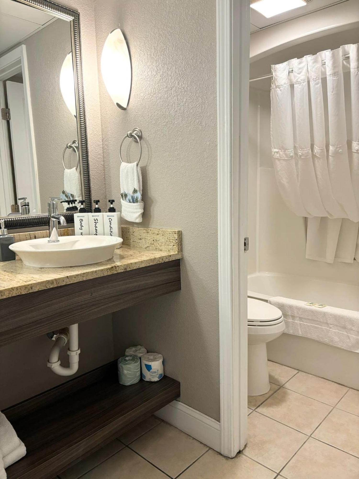 מירטל ביץ' Azure Bliss Oceanfront Condo Sleeps 6 מראה חיצוני תמונה