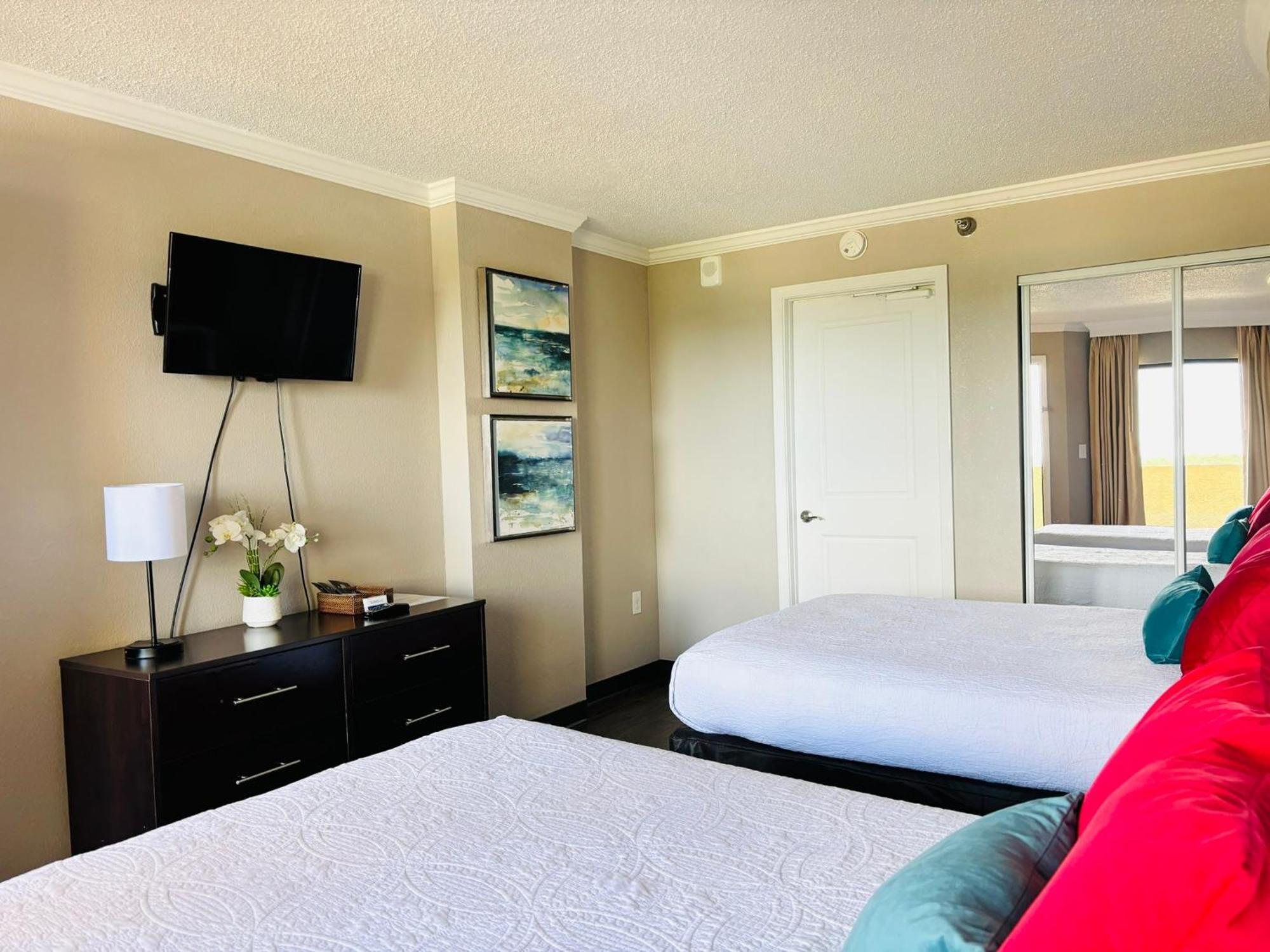 מירטל ביץ' Azure Bliss Oceanfront Condo Sleeps 6 מראה חיצוני תמונה